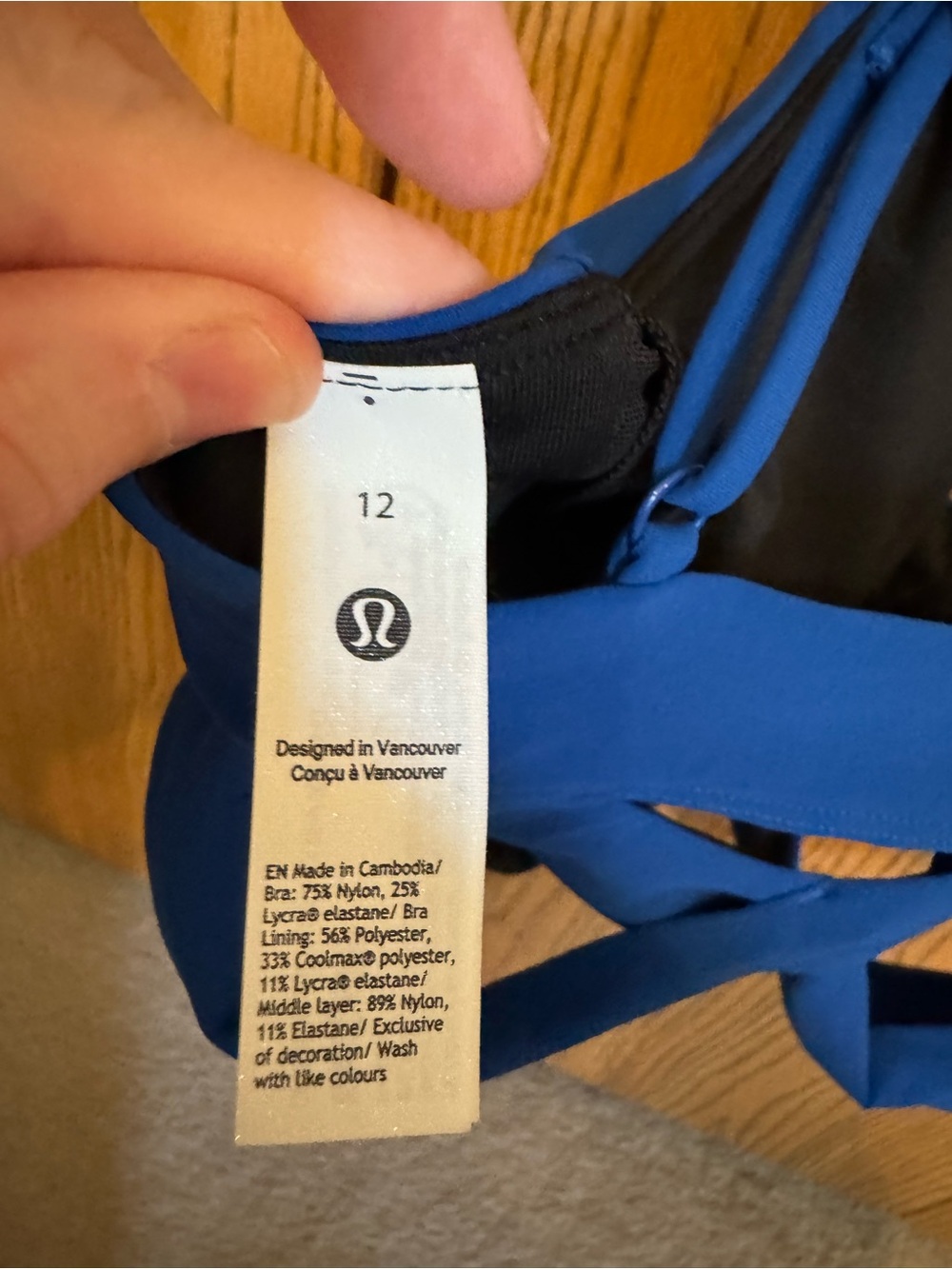 lululemon athletica V-neck Crossover Bra - Picture 5 of 5